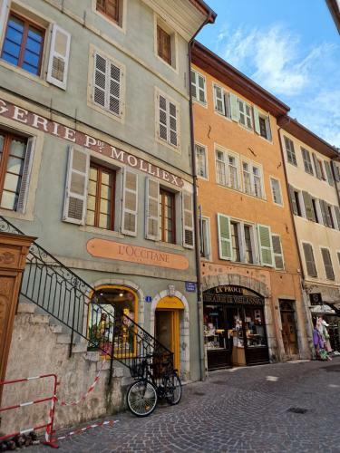 Apartamento Elegant Flat In Old Town, 2 Mins Walk To Lake