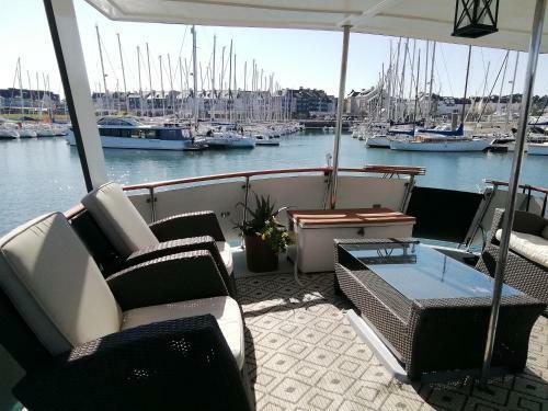 Bateau De 15 Metres Port Du Crouesty Morbihan