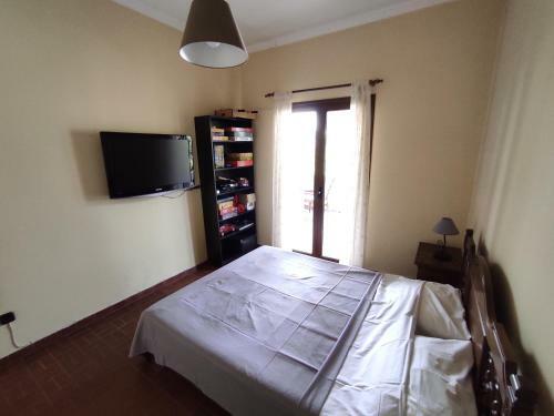 Entire Home Near Athens For Short Vacations
