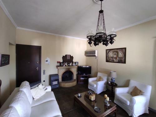 Entire Home Near Athens For Short Vacations