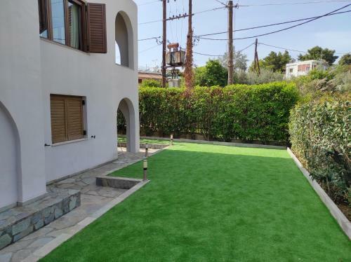 Entire Home Near Athens For Short Vacations