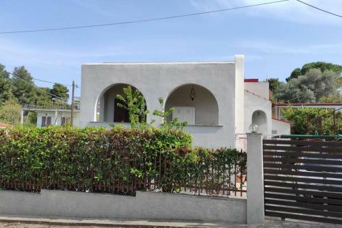 Entire Home Near Athens For Short Vacations