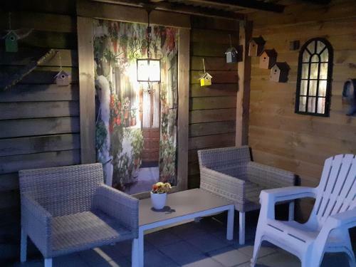 Comfortable Chalet Close To The Wadden Sea