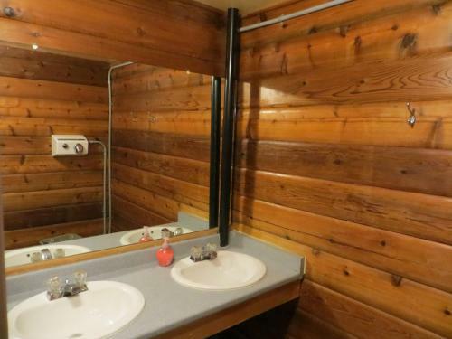Hi-kananaskis Wilderness Hostel