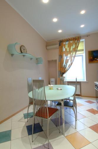 Kiev Accommodation Apartment On Prorizna St.