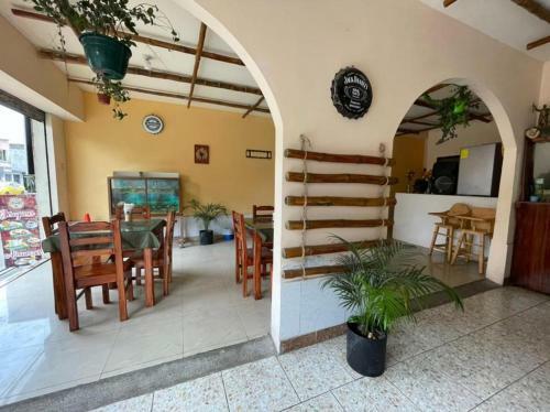 Hostal Residencial Everest