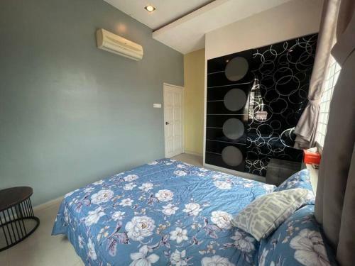 Luxury 4 Designed Bedrooms Bungalow# 100mbps Unifi