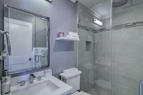 Discovery Bay Retreat With Balcony And Boat Dock!