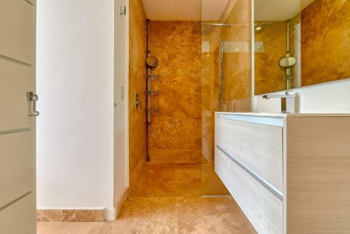 Hotel Maxwell Residences At Orchid