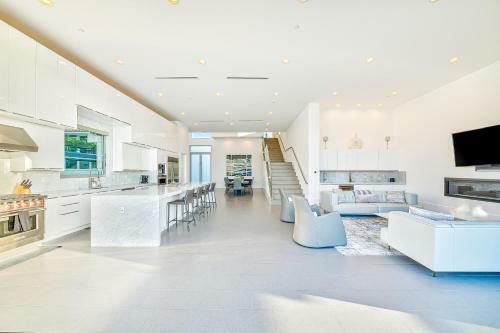 Huntington Harbour Opulence