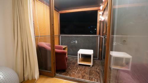 Spacious And Bright Room With Epic Balcony