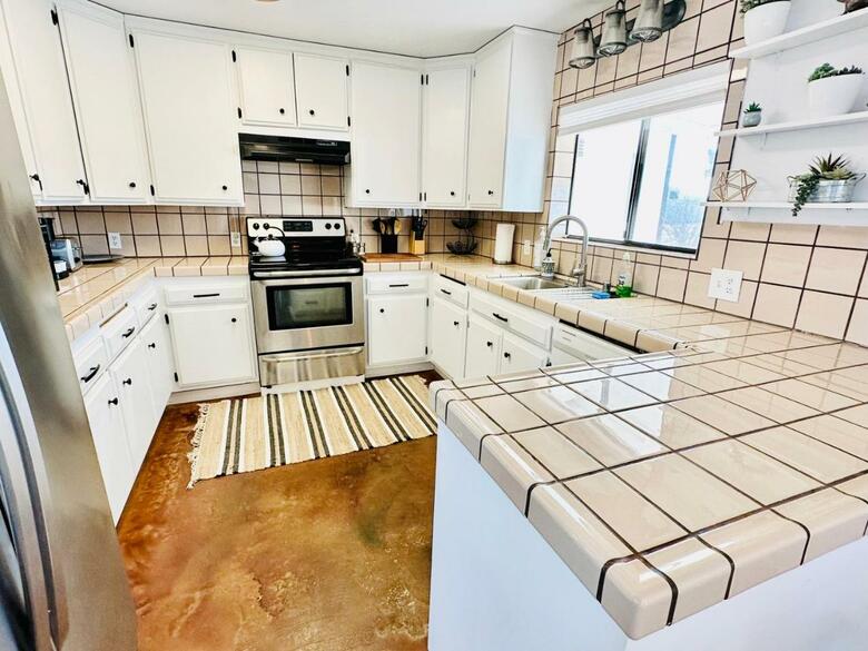 Ravens Nest Ranch, Fire Pit , Views, Near Jt Park!