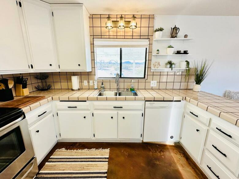 Ravens Nest Ranch, Fire Pit , Views, Near Jt Park!