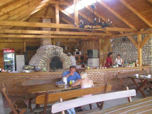Hostal Erzs�bet Vend�gh�z - Csesznek