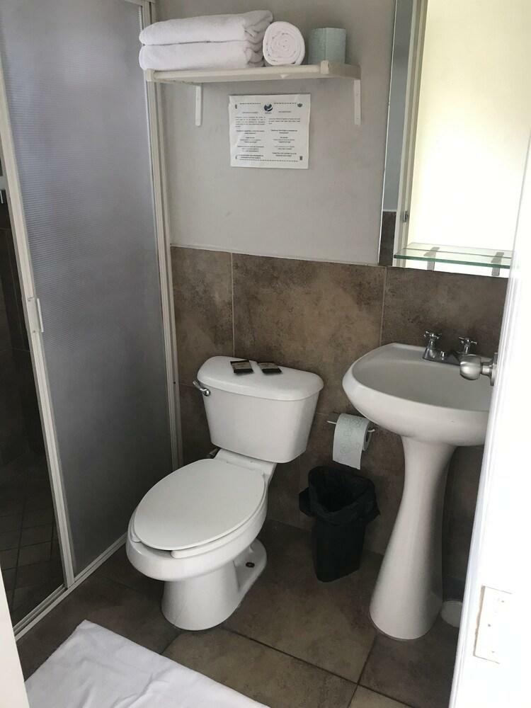 Hotel Montroi City