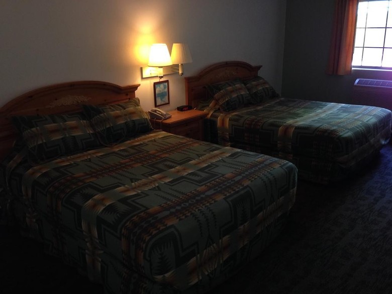 Hotel Konkapot Lodge