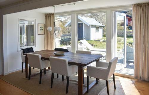 Nice Home In H�lleviksstrand With Wifi And 4 Bedrooms