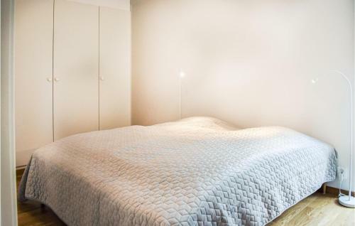 Nice Home In Holmsj� With Sauna And 3 Bedrooms