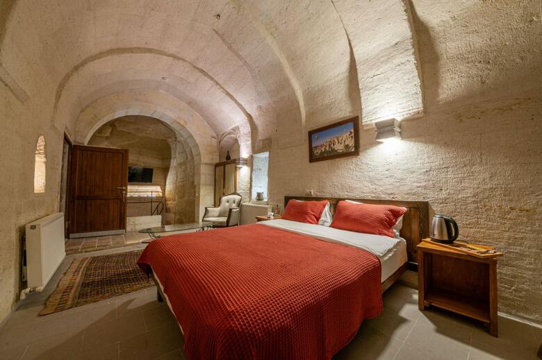 Hotel Kapalos Cave Suites