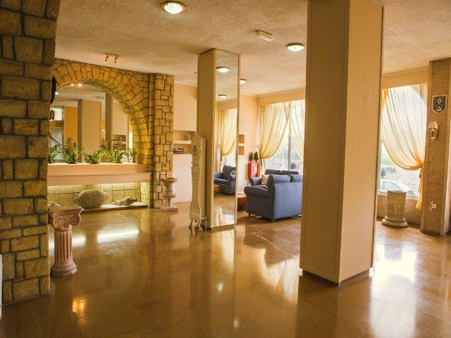 Oscar Hotel & Apartments