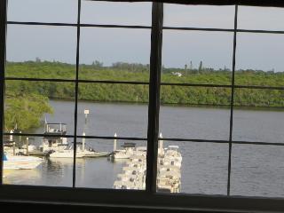 Hotel Bayfront Inn On Fifth