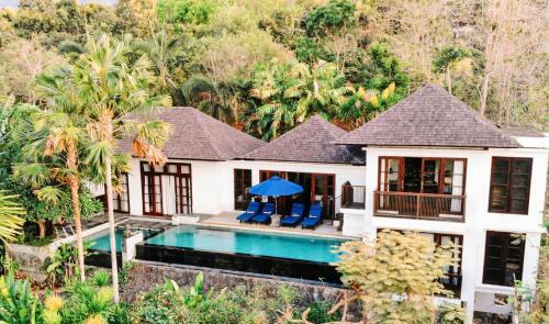 Villa Umah Raja - Entire Villa