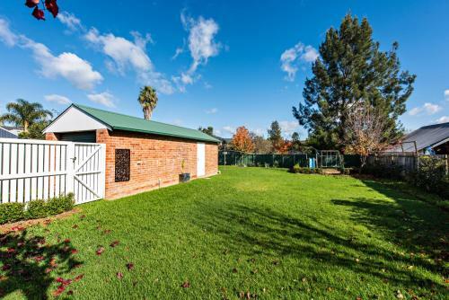 Olive Tree Cottage - Dreamy Leisurely Retreat