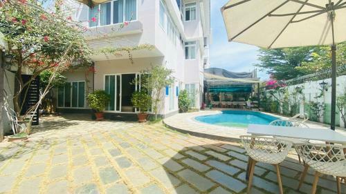 Villa H? B?i G?n Bi?n Longcung Resort