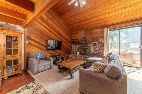 #480 - Pet-friendly, Family-friendly Mountain Condo