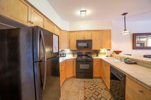 #467- Golf Course Condo Near Ski Resort, Mountain Views