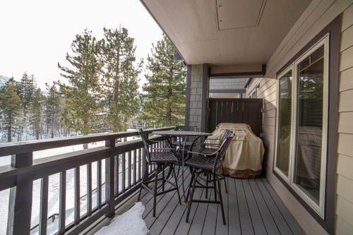 #467- Golf Course Condo Near Ski Resort, Mountain Views