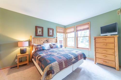 #307 - Scenic Family-friendly Condo, Spa & Pool