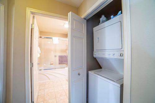 #459 - Large 2 Bed, 2 Bath Walking Distance To Lifts