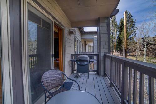 #459 - Large 2 Bed, 2 Bath Walking Distance To Lifts