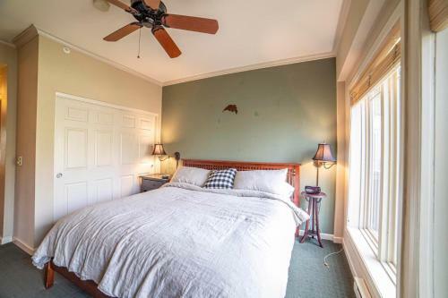 #459 - Large 2 Bed, 2 Bath Walking Distance To Lifts