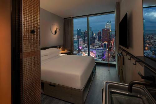 Hotel Moxy Downtown Los Angeles