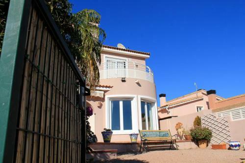 Fabulous 3-bed House 8kms From Javea