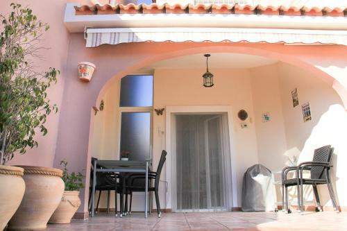 Fabulous 3-bed House 8kms From Javea