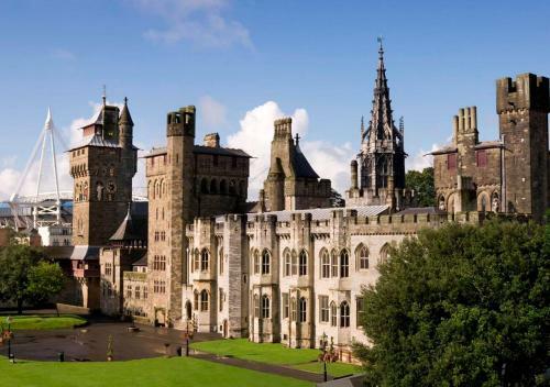 Dray Court - Luxury 2 Bedroom Apartment