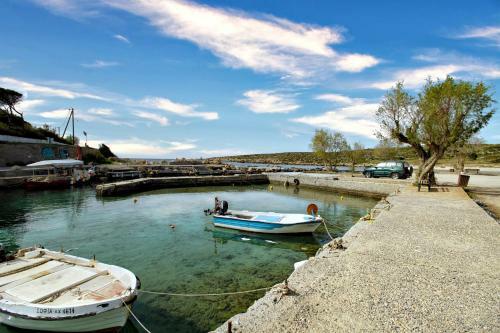 Vagioni Seaside Villa