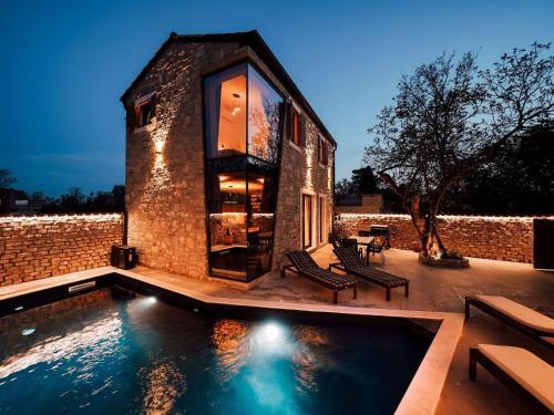 Villa Begonia With Swimming Pool, Privlaka Zadar