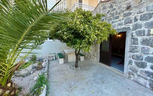 Apartments Toni - Slano