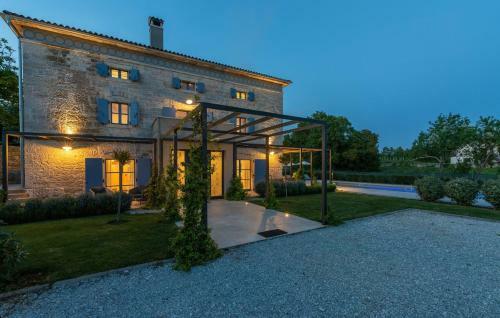 Villa Pi With Heated Pool