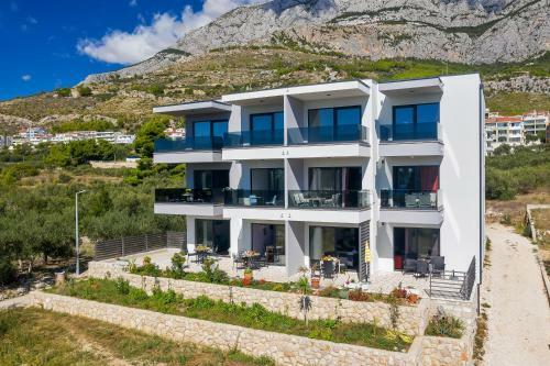 Apartments Iko