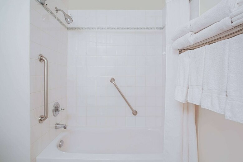 Hotel Ramada Inn & Suites Red Deer
