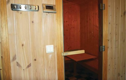 Four-bedroom Holiday Home In Sjusjoen