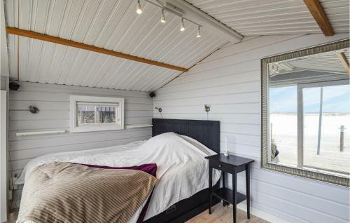 Nice Home In Kode With Wifi And 1 Bedrooms