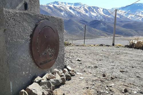 Mountain Luna - Valle De Los Molles - Las Le�as
