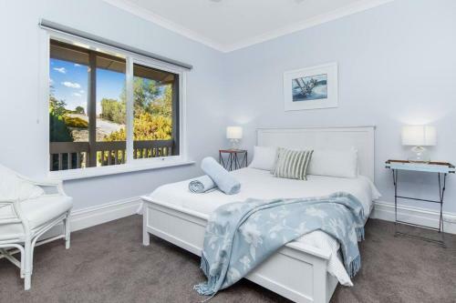 Seaview House, Sleeps 6, 3 Bedroom, Ocean Views
