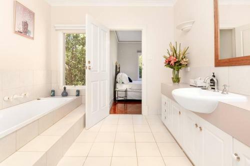 Seaview House, Sleeps 6, 3 Bedroom, Ocean Views